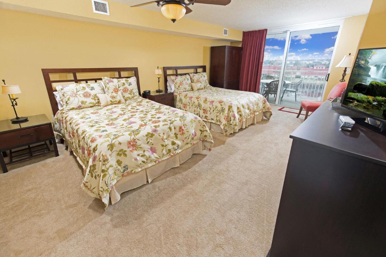 Resort Barefoot Golf & Yacht Club